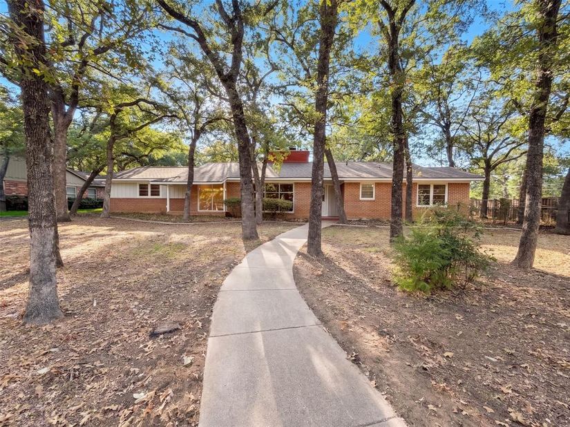 1725  Danciger Drive , Fort Worth Texas 76112