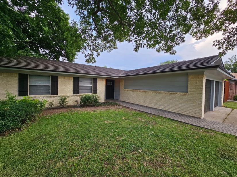 220  Bluebird Circle , Denton Texas 76209