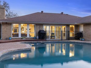 1105 E Spring Valley Road 