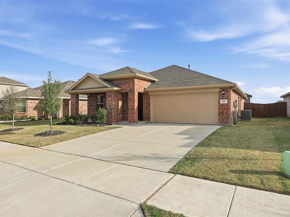 613  Whitecomb Lane , Justin Texas 76247