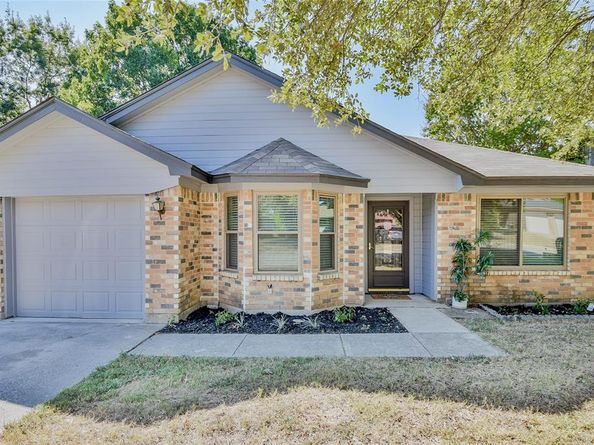 10109  Pack Saddle Trail , Fort Worth Texas 76108