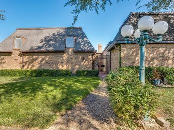 3235  Stonehenge Lane 