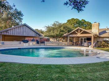 4321  Selkirk Drive W