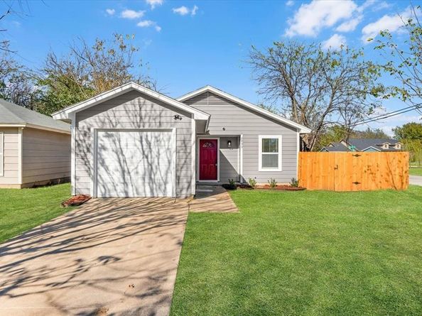 2933  Lucinda Lane , Fort Worth Texas 76119