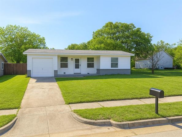 4305  Carmel Avenue , Fort Worth Texas 76119