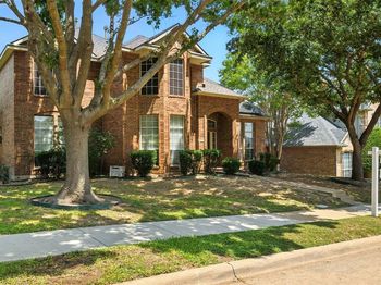 2418  Sherbrooke Lane 