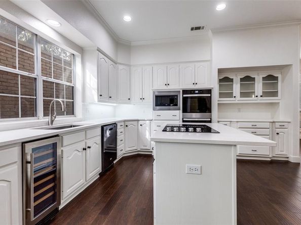 17101  Vista Tree Circle , Dallas Texas 75248