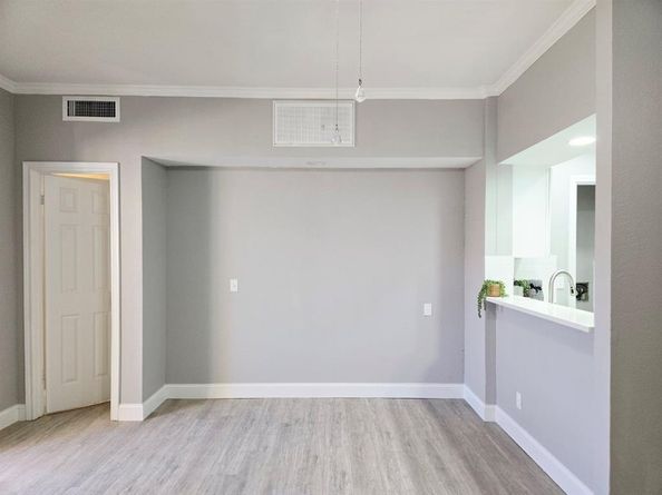 5325  Bent Tree Forest Drive  1129, Dallas Texas 75248