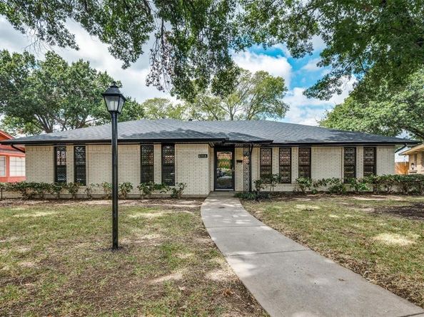 6115  Red Bird Court , Dallas Texas 75232