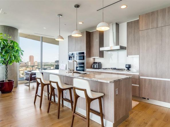 3130 N Harwood Street  2304, Dallas Texas 75201