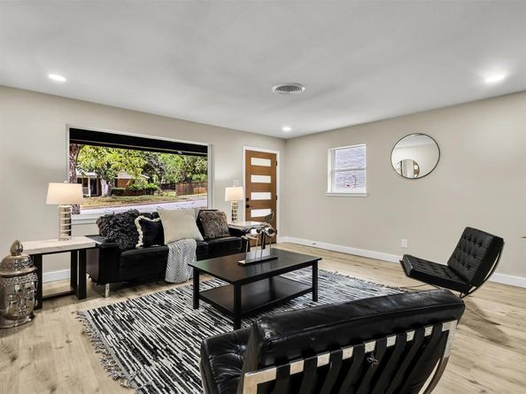 6005  Saint Johns Lane , Fort Worth Texas 76114