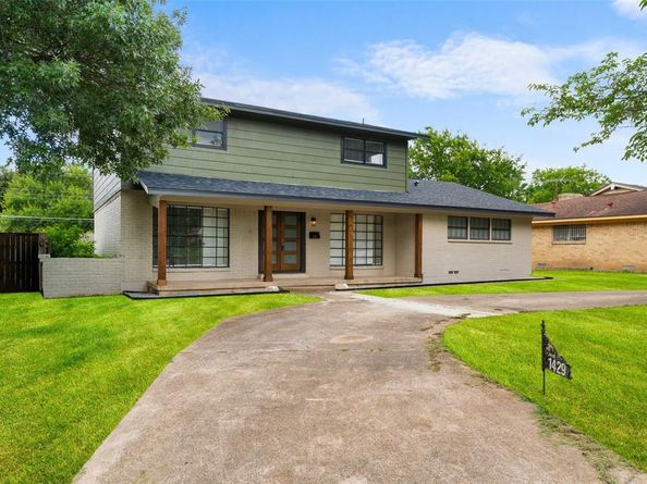 1429  Brook Valley Place , Dallas Texas 75232