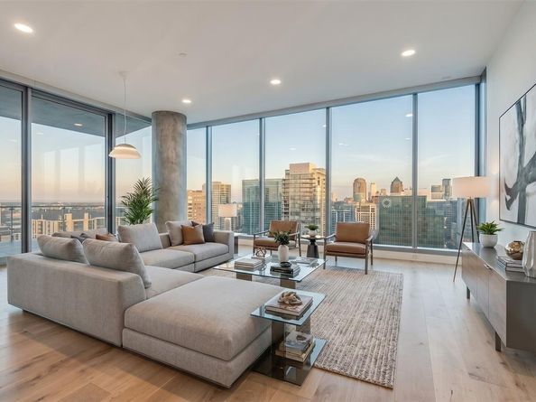 3130 N Harwood Street  2606, Dallas Texas 75201