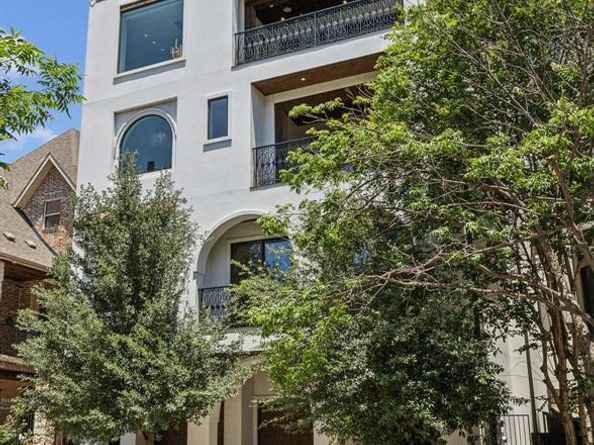 2210  Boll Street , Dallas Texas 75204