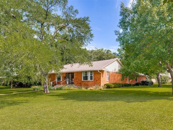 10208  Plummer Drive , Dallas Texas 75228