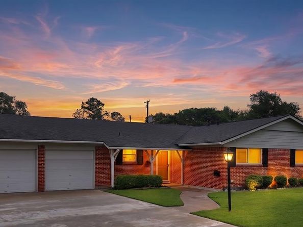5621  Wedgworth Road , Fort Worth Texas 76133