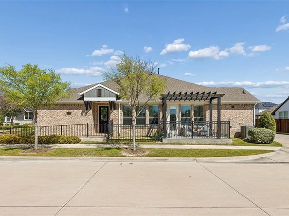 4552  Meadow Sage Street , Arlington Texas 76005