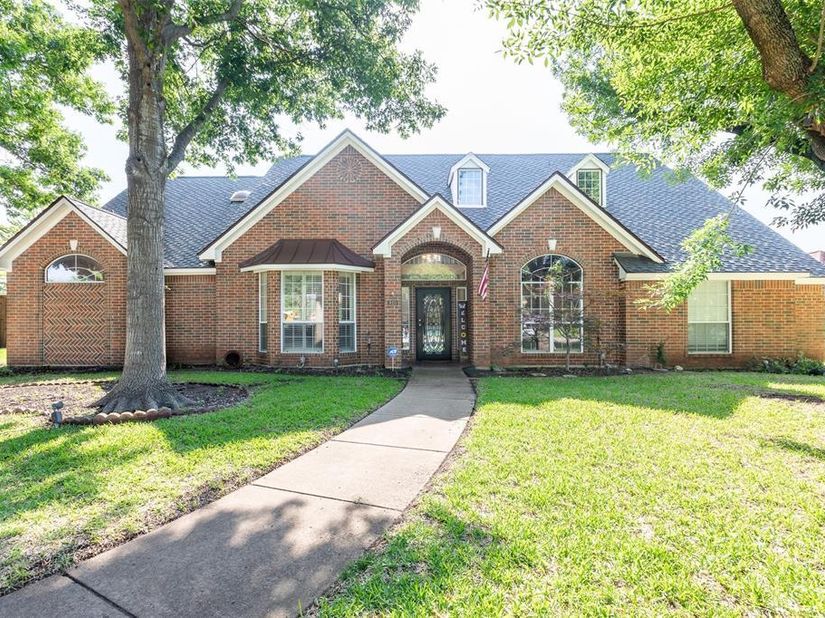 910  Kings Court , Duncanville Texas 75137