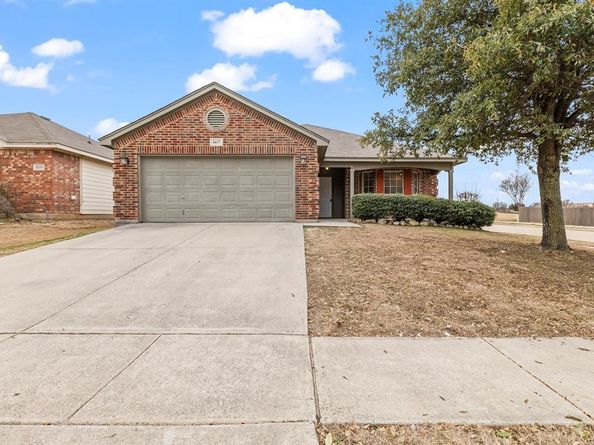 1037  Castle Top Drive , Fort Worth Texas 76052