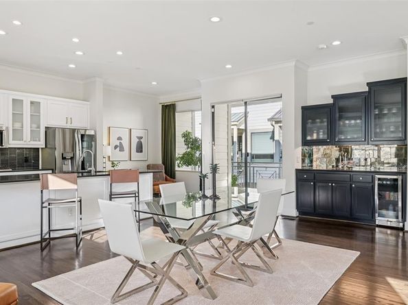 3926  Holland Avenue  102, Dallas Texas 75219