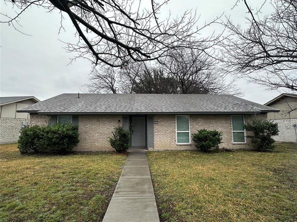 1017  Pleasant Valley Road , Garland Texas 75040