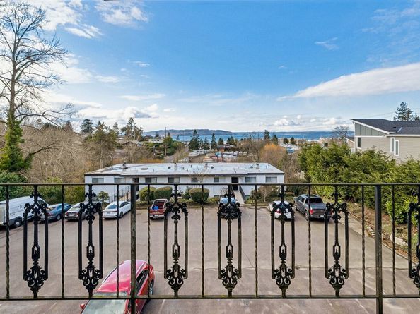 1020 S 230th Street 307B, Des Moines WA 98198