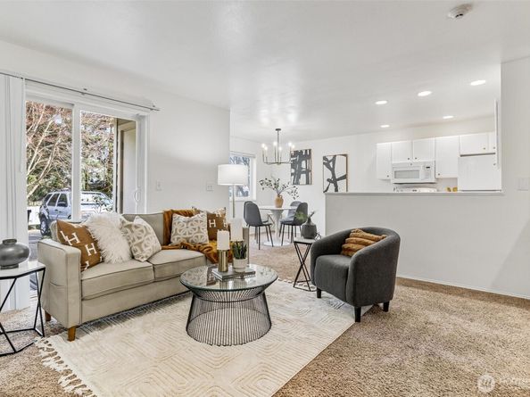 6525 200th Street SW 101, Lynnwood WA 98036