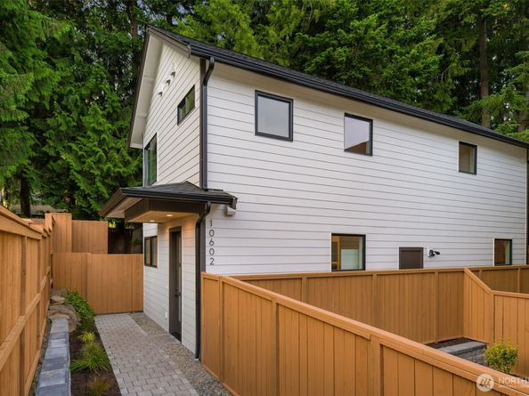 10602 NE 137th Place, Kirkland WA 98034