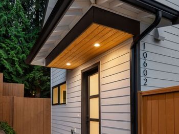 10602 NE 137th Place