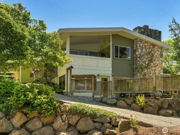 4802 24th Place S, Seattle WA 98108