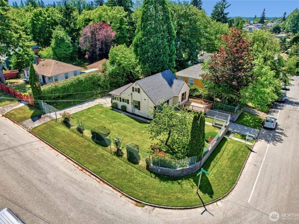 6815 S 120th Place, Seattle WA 98178