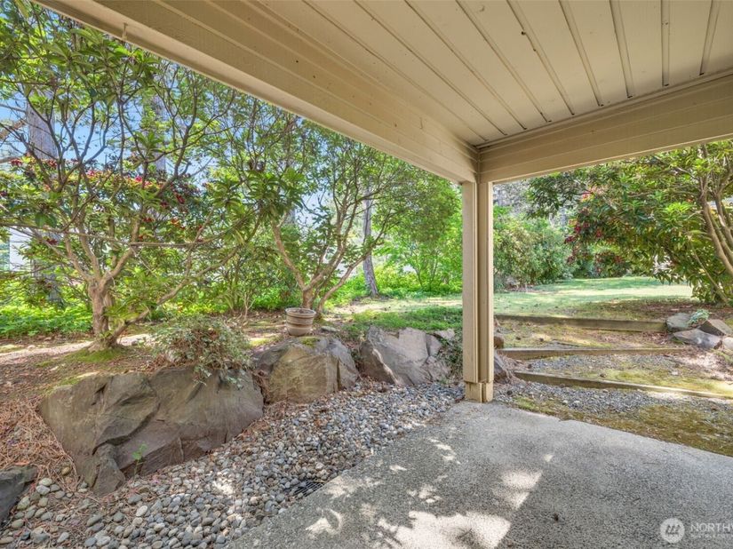 605 5th Street B102, Kirkland WA 98033