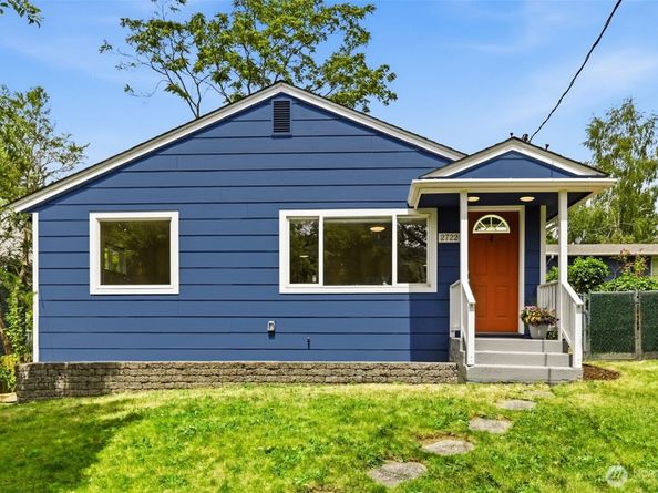 2722 NE Blakeley Street, Seattle WA 98105