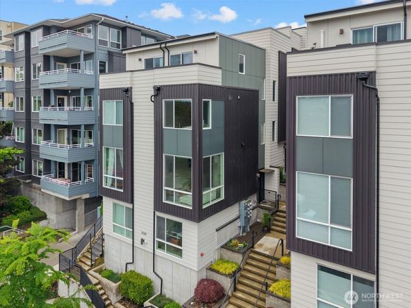 3104 SW Avalon Way G, Seattle WA 98126