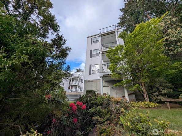 3990 129th Place SE C106, Bellevue WA 98006