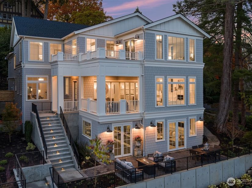 1031 McGilvra Blvd East, Seattle WA 98112