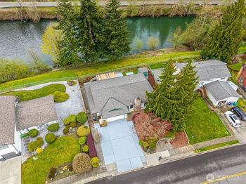 1808 Riverview Drive NE