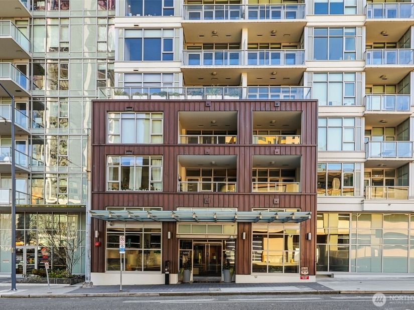 583 Battery Street 715N, Seattle WA 98121
