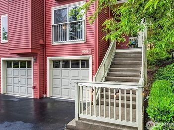 9403 176 Place NE