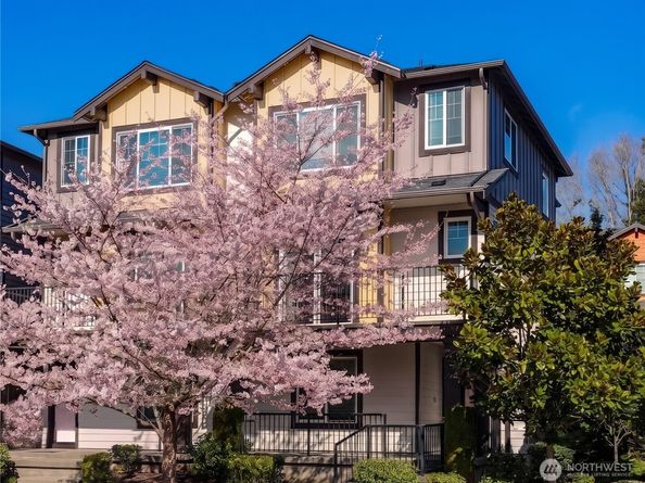 10357 156th Lane NE 101, Redmond WA 98052