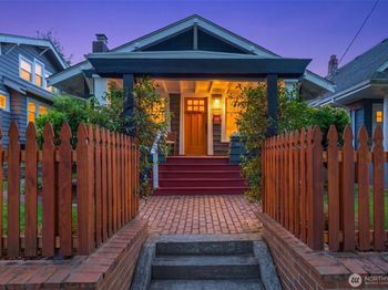 1113 NE Ravenna Blvd