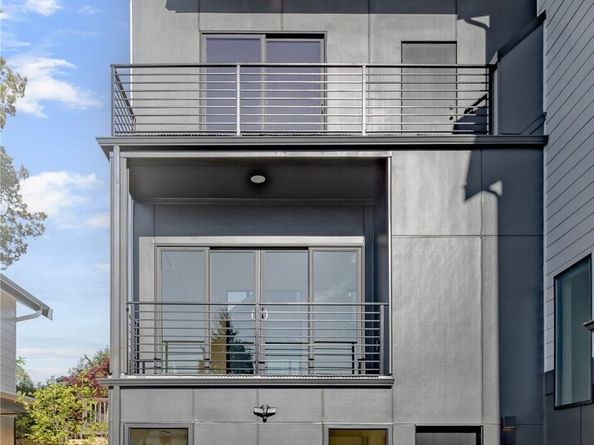 326 NW 80th Street B, Seattle WA 98117