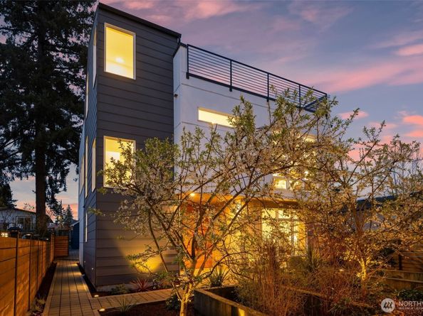 8848 20th Avenue SW, Seattle WA 98106