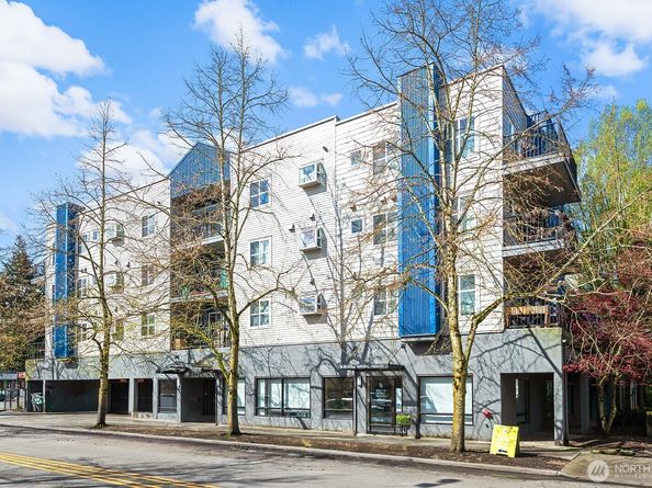 12345 Roosevelt Way NE 209, Seattle WA 98125