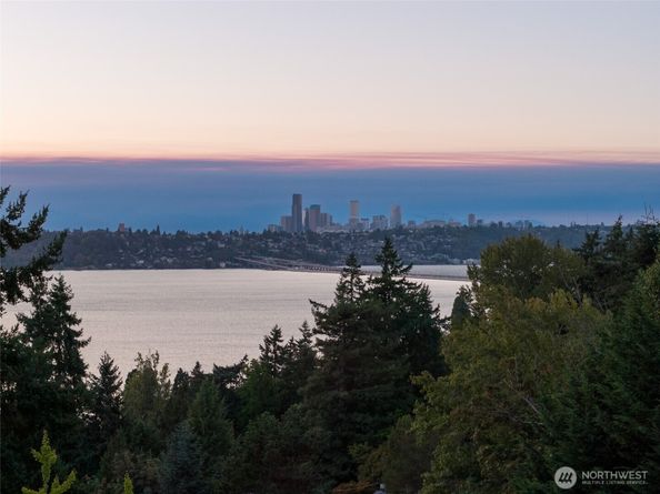 6950 SE Maker Street, Mercer Island WA 98040