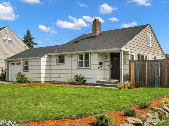 13504 15th Place NE, Seattle WA 98125