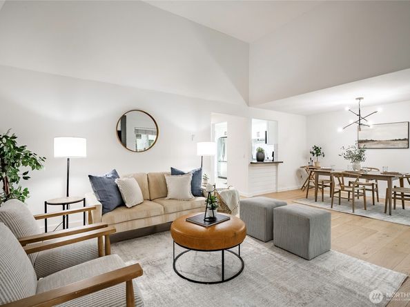 1607 102nd Place NE D1, Bellevue WA 98004