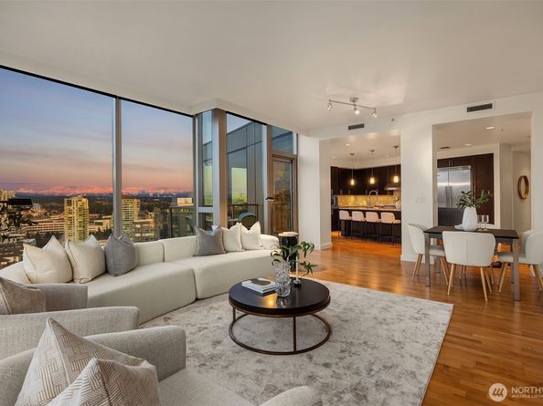 10650 NE 9th Place 2526, Bellevue WA 98004