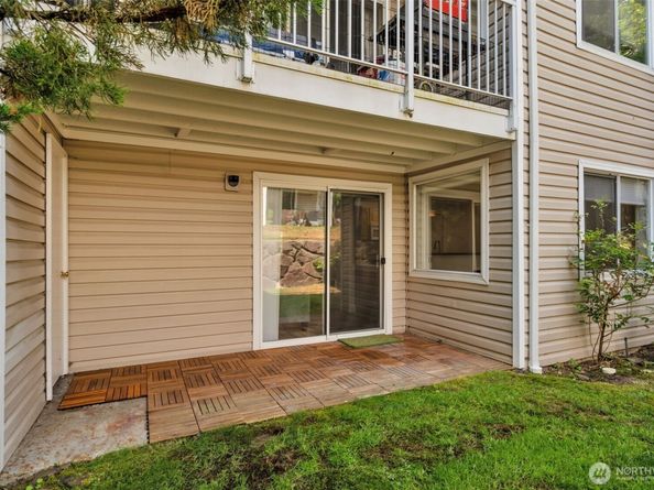 19230 Forest Park Drive NE H126, Lake Forest Park WA 98155