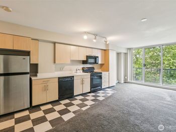 1100 106th Avenue NE